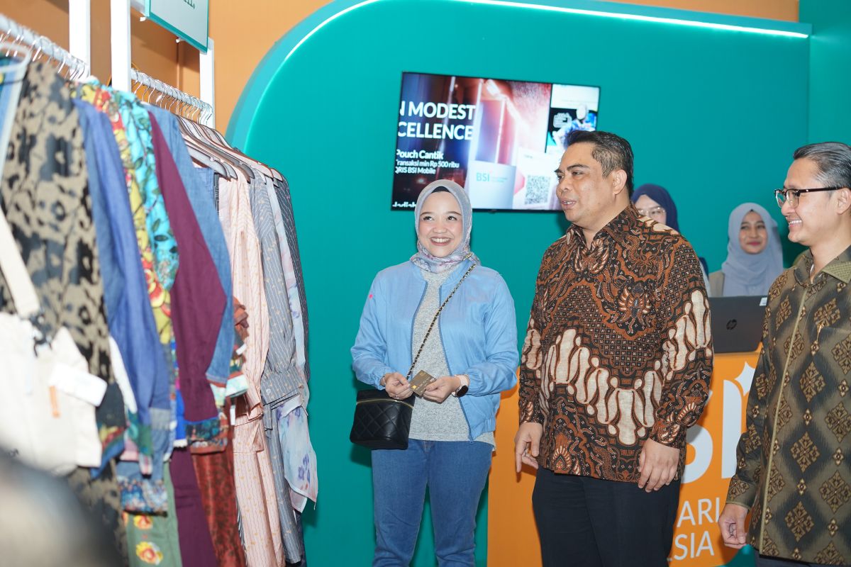BSI kolaborasi dengan 100 bidang usaha fesyen muslim dalam JMFW 2024